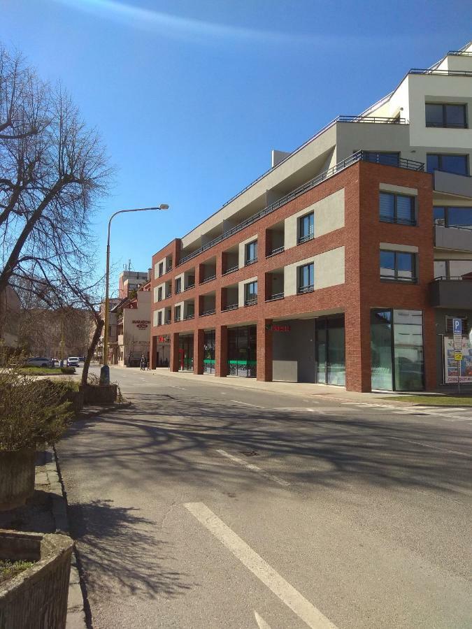 Kosice Smart Apartman ภายนอก รูปภาพ