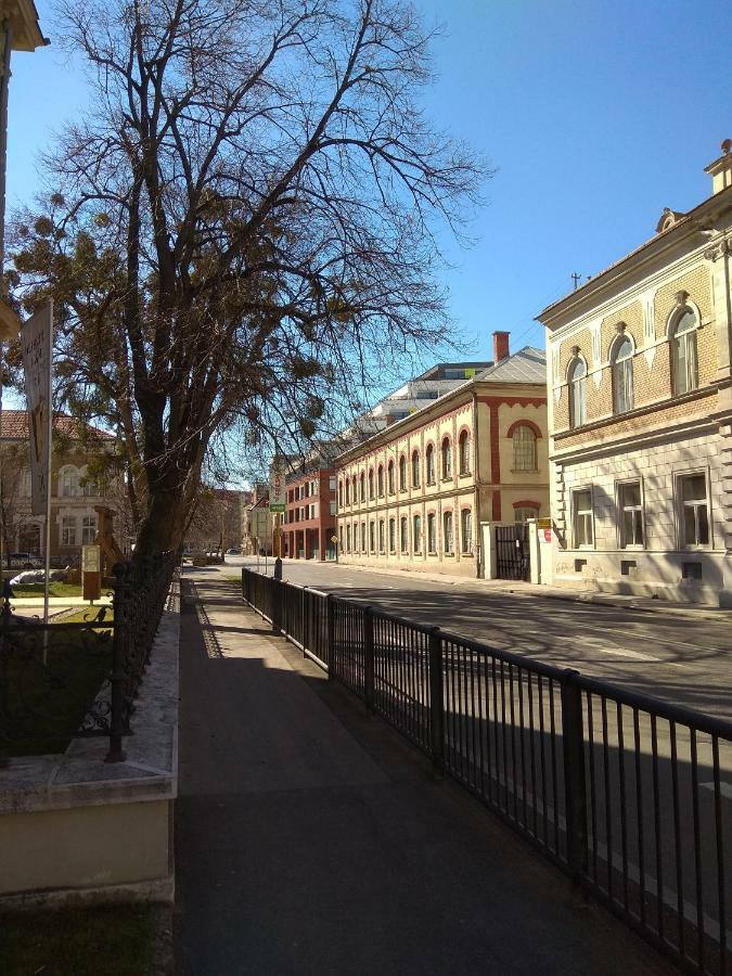 Kosice Smart Apartman ภายนอก รูปภาพ